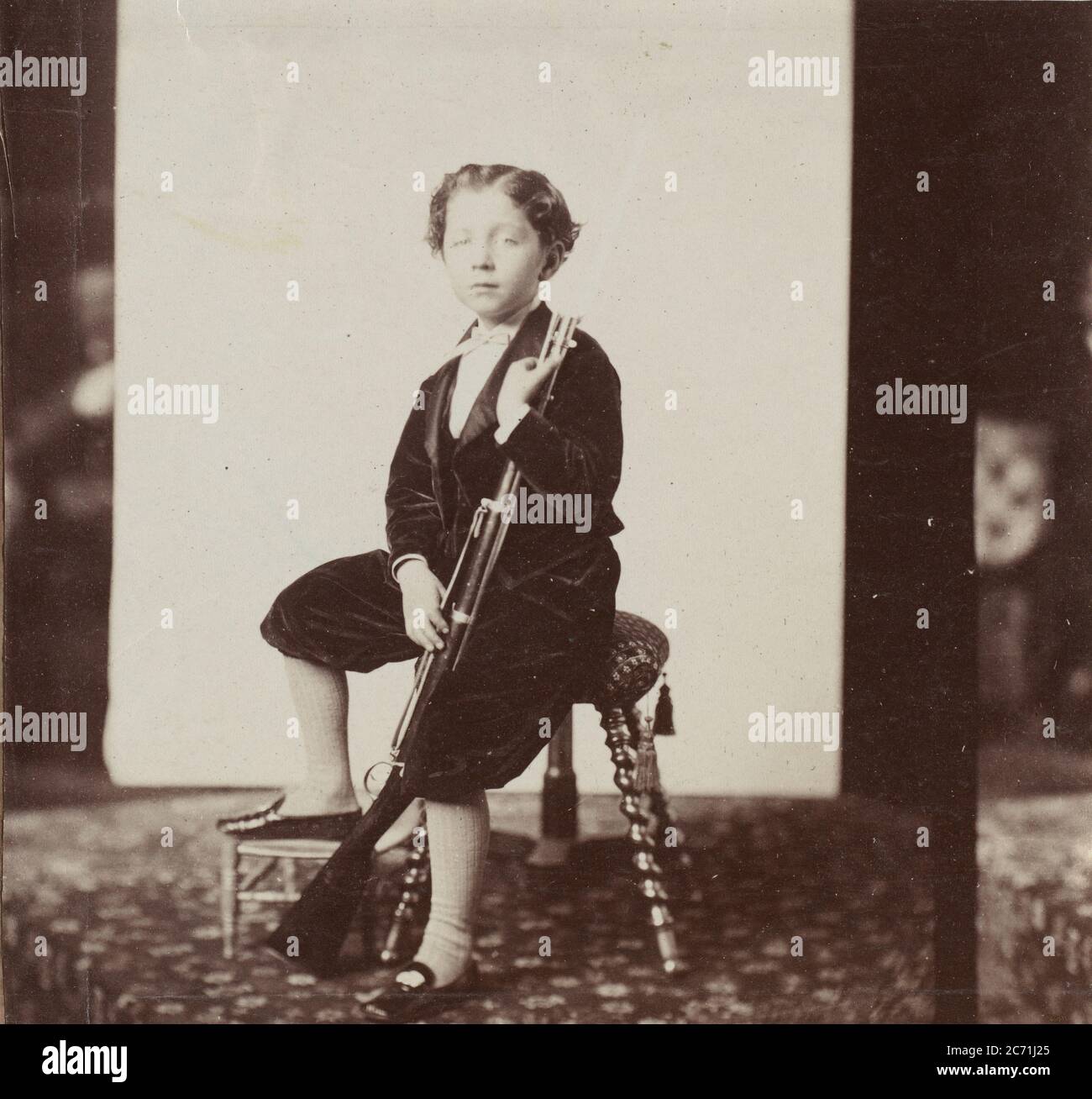 [Kaiserlicher Prinz mit Waffe], 1865-66. Stockfoto