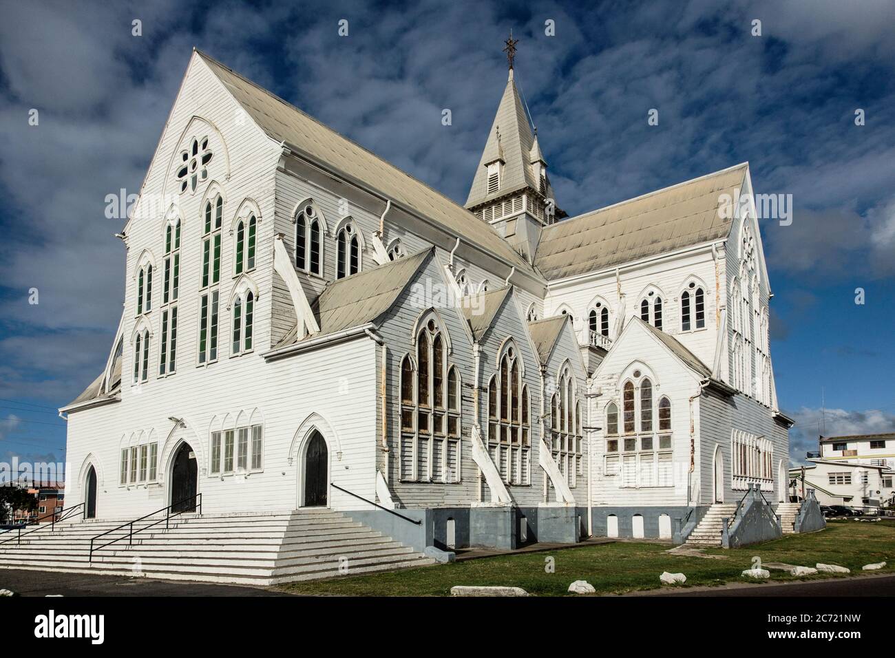 Guyana, Demerara-Mahaica Region, Georgetown, St. George's Anglikanische Kathedrale mit 143 Fuß ist eines der höchsten Holzbauten der Welt. Es wurde 1894 eingeweiht und ist ein Nationaldenkmal in Guyana. Stockfoto