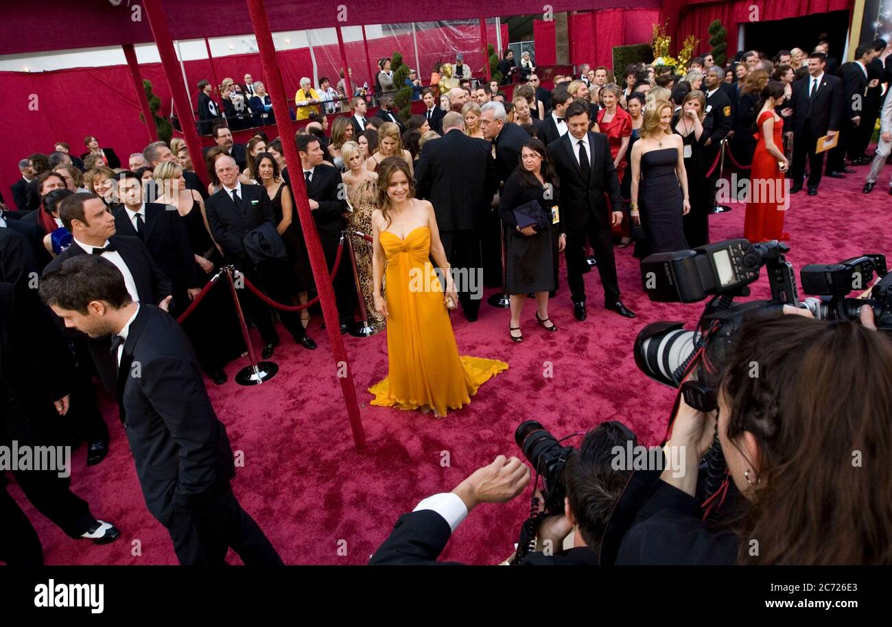 Hollywood, KALIFORNIEN, USA. Februar 2008. Die Schauspielerin Kelly Preston kommt am Sonntag, den 24. Februar 2008, zu den 80. Academy Awards im Kodak Theater in Hollywood, Kalifornien.ADRIAN SANCHEZ-GONZALEZ Credit: Adrian Sanchez-Gonzalez/Prensa Internacional/ZUMA Wire/Alamy Live News Stockfoto