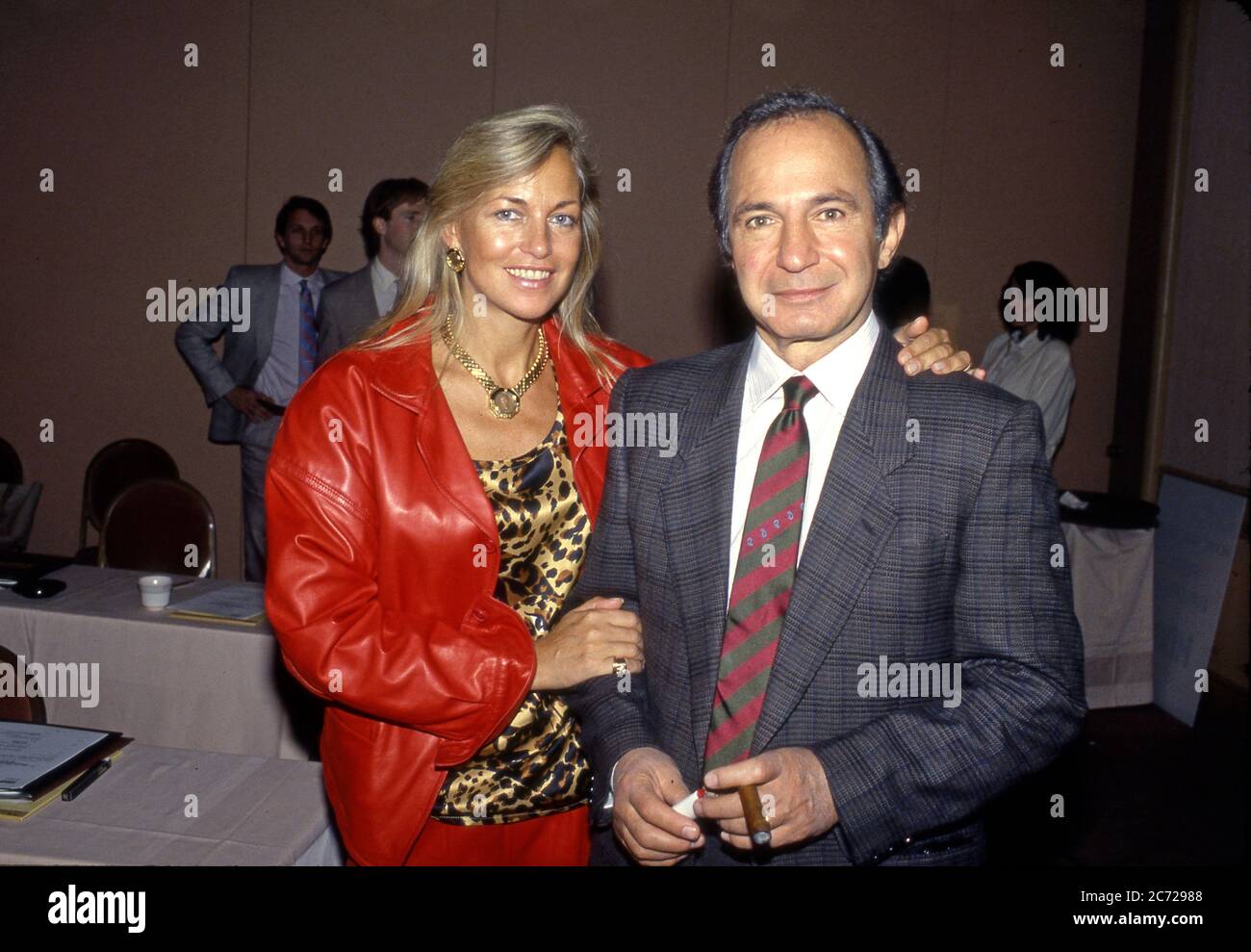 Ben Gazzara nimmt an der 8. Jährlichen Ace Awards Zeremonie für Kabelfernsehen Exzellenz um 1985 in Beverly Hills, CA Teil Stockfoto