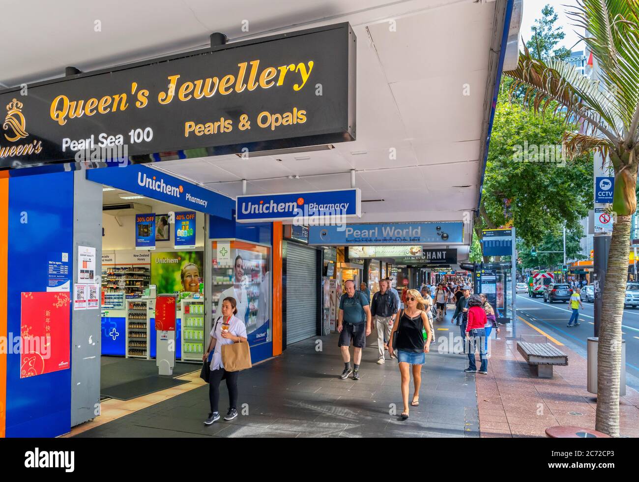 Geschäfte auf der Queen Street in der Innenstadt von Auckland, Neuseeland Stockfoto