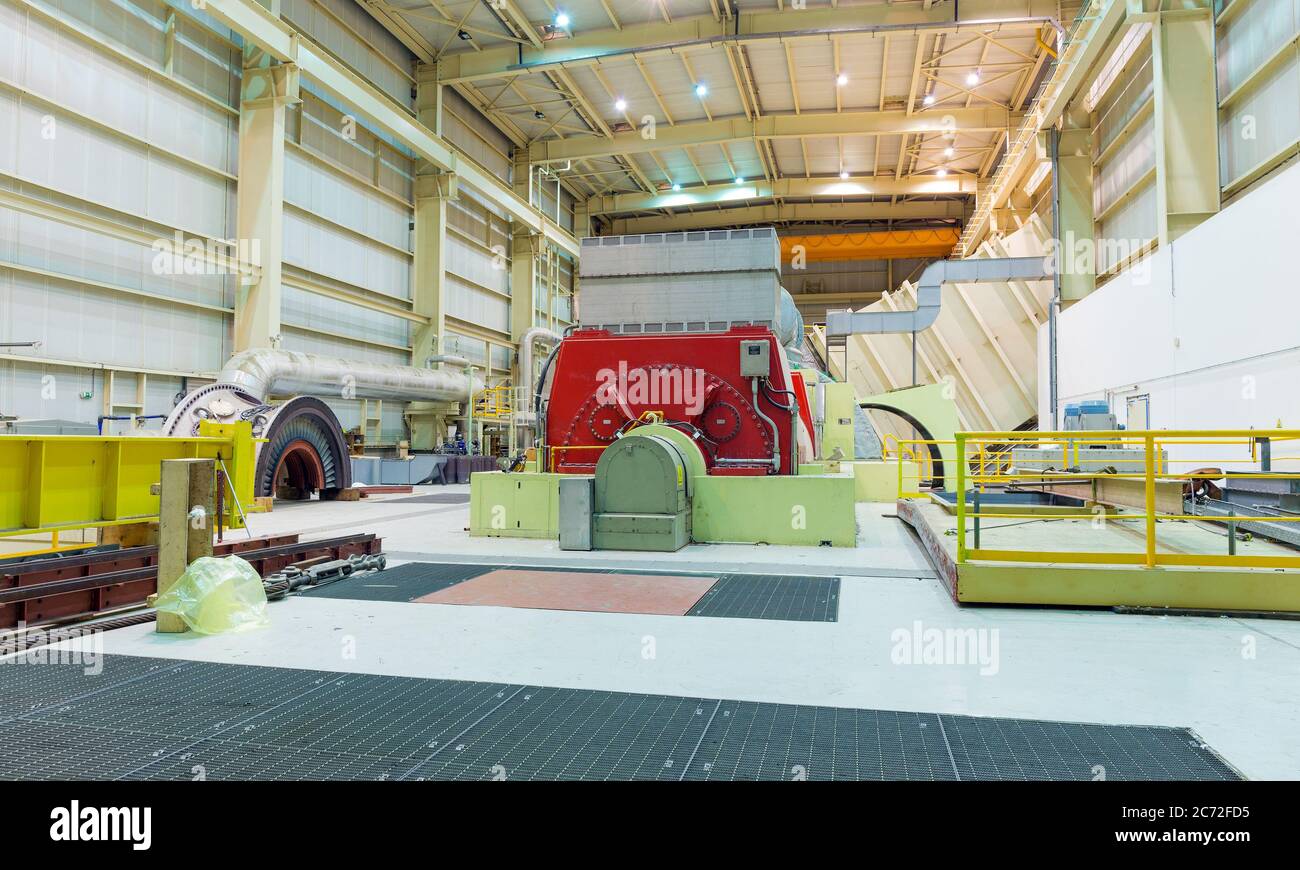 Turbine und Generator in einem Erdgaskraftwerk. Stockfoto