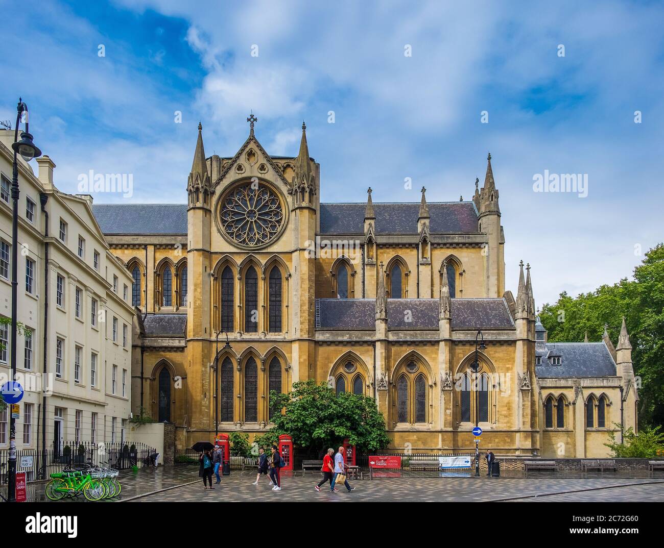 London, Großbritannien, 2019. August, Blick auf die Euston Church im Sommer Stockfoto