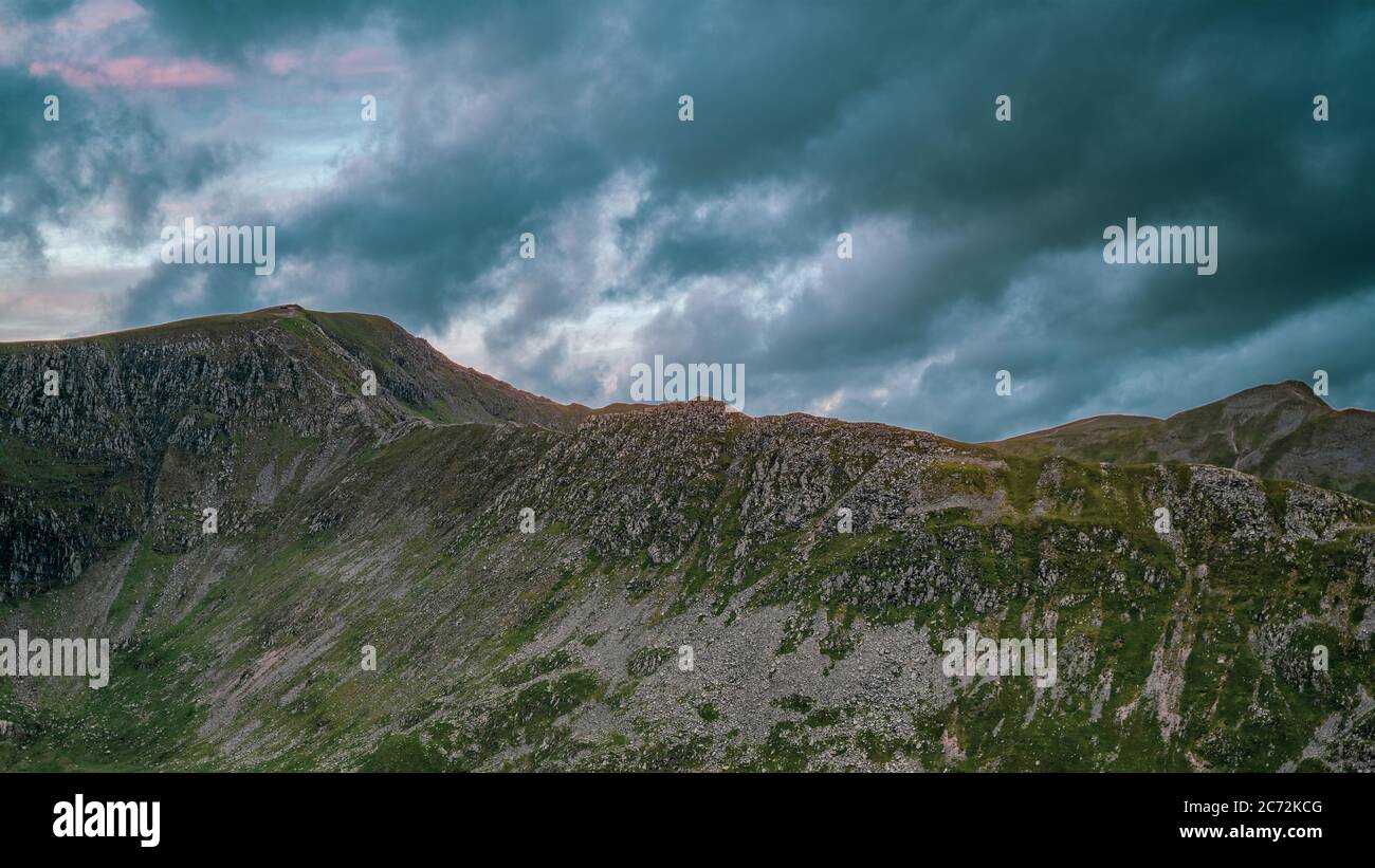 Helvellyn und Striding Edge, Lake District, Großbritannien Stockfoto