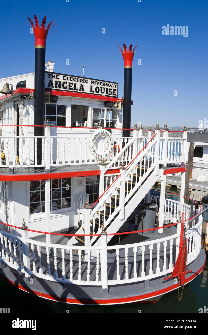 Das elektrische Flussboot Angela Louise in Balboa Village, Stadt Newport Beach, Orange County, Kalifornien, USA Stockfoto