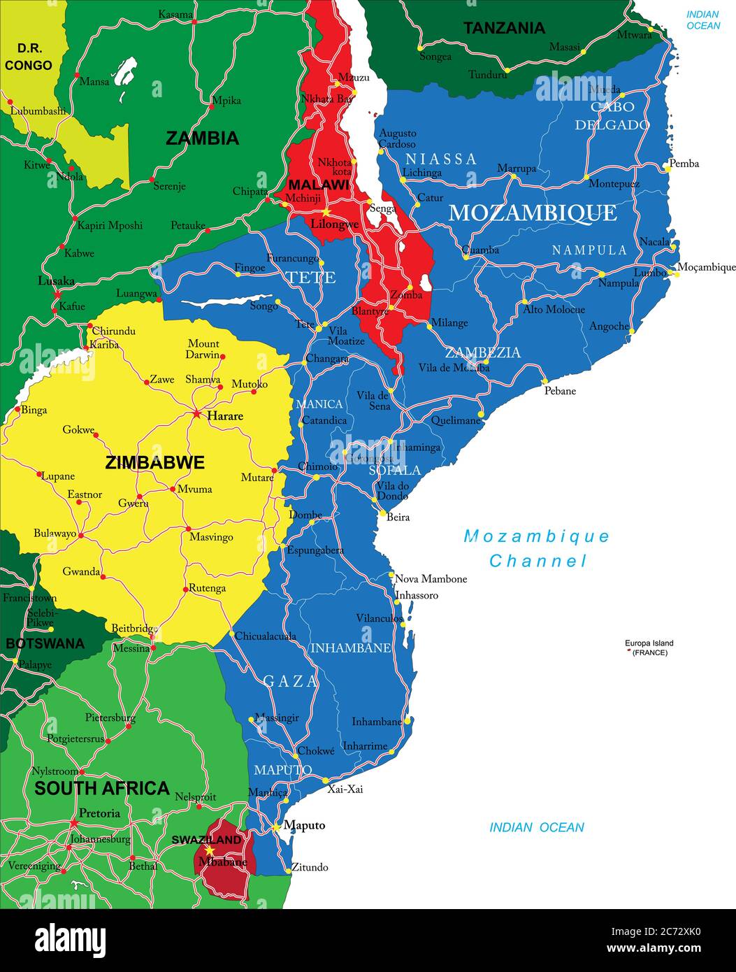 Sehr detaillierte Vektorkarte von Mosambik mit Verwaltungsregionen, Hauptstädten und Straßen. Stock Vektor