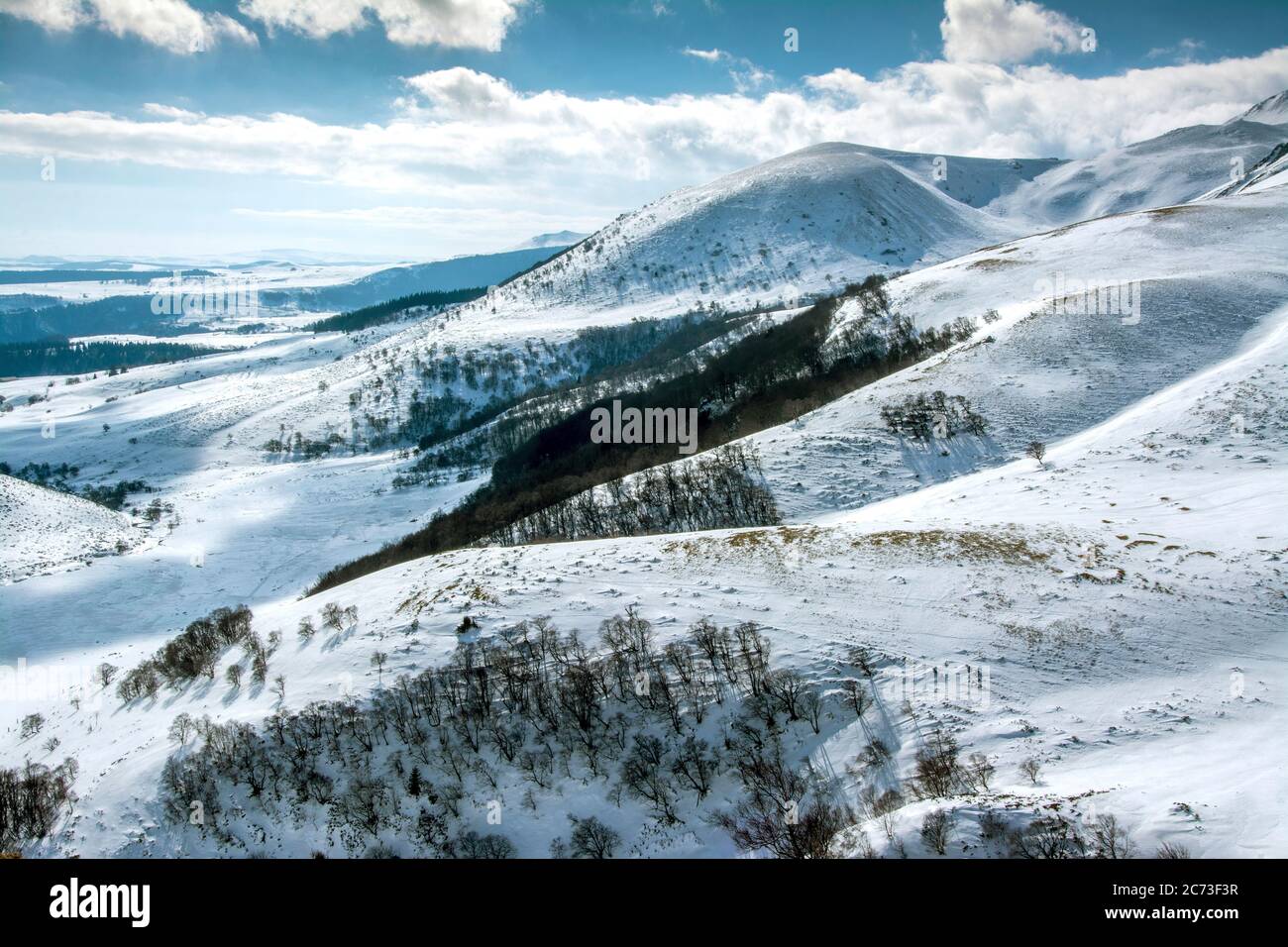 Massiv von Sancy im Winter, Puy de Dome, Auvergne-Rhone-Alpes, Frankreich Stockfoto