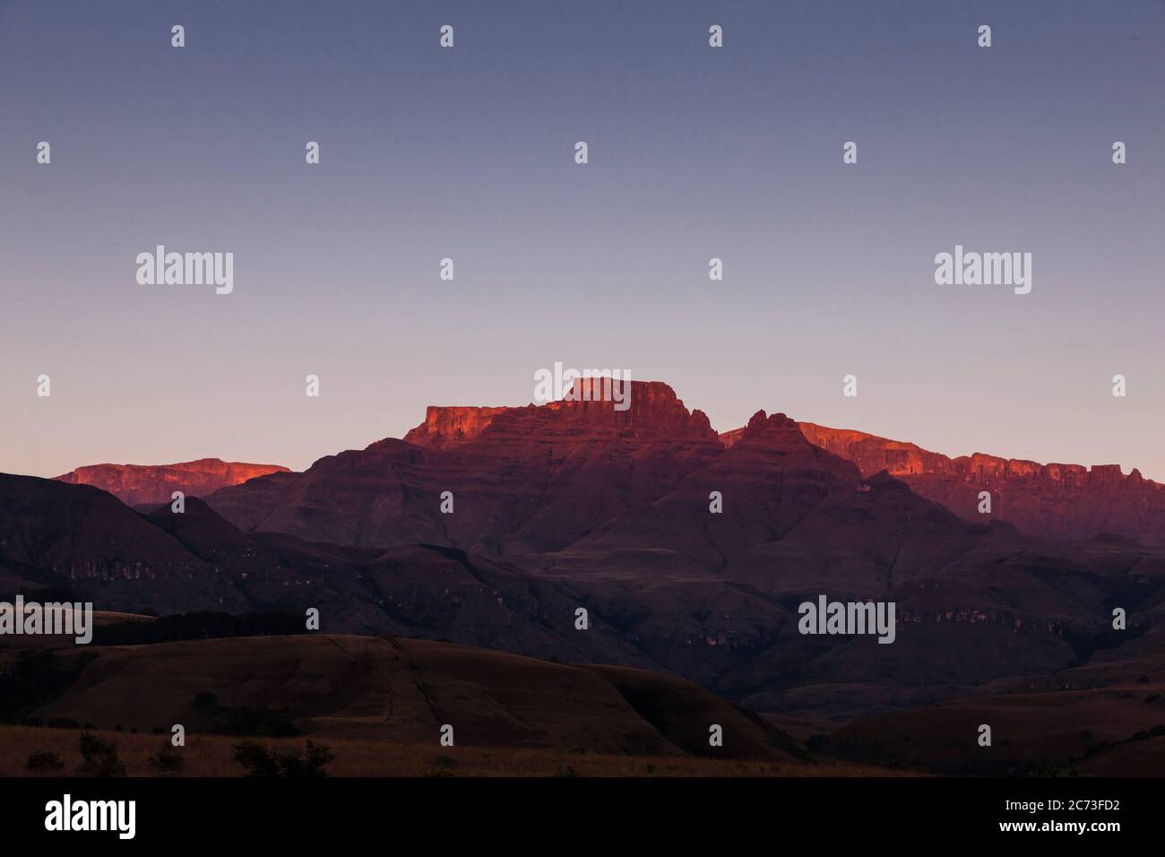 Drakensberg, Champagne Castle Mountain, Morning Glow, Giants Castle Game Reserve, Uthukela District, KwaZulu-Natal Province, Südafrika, Afrika Stockfoto