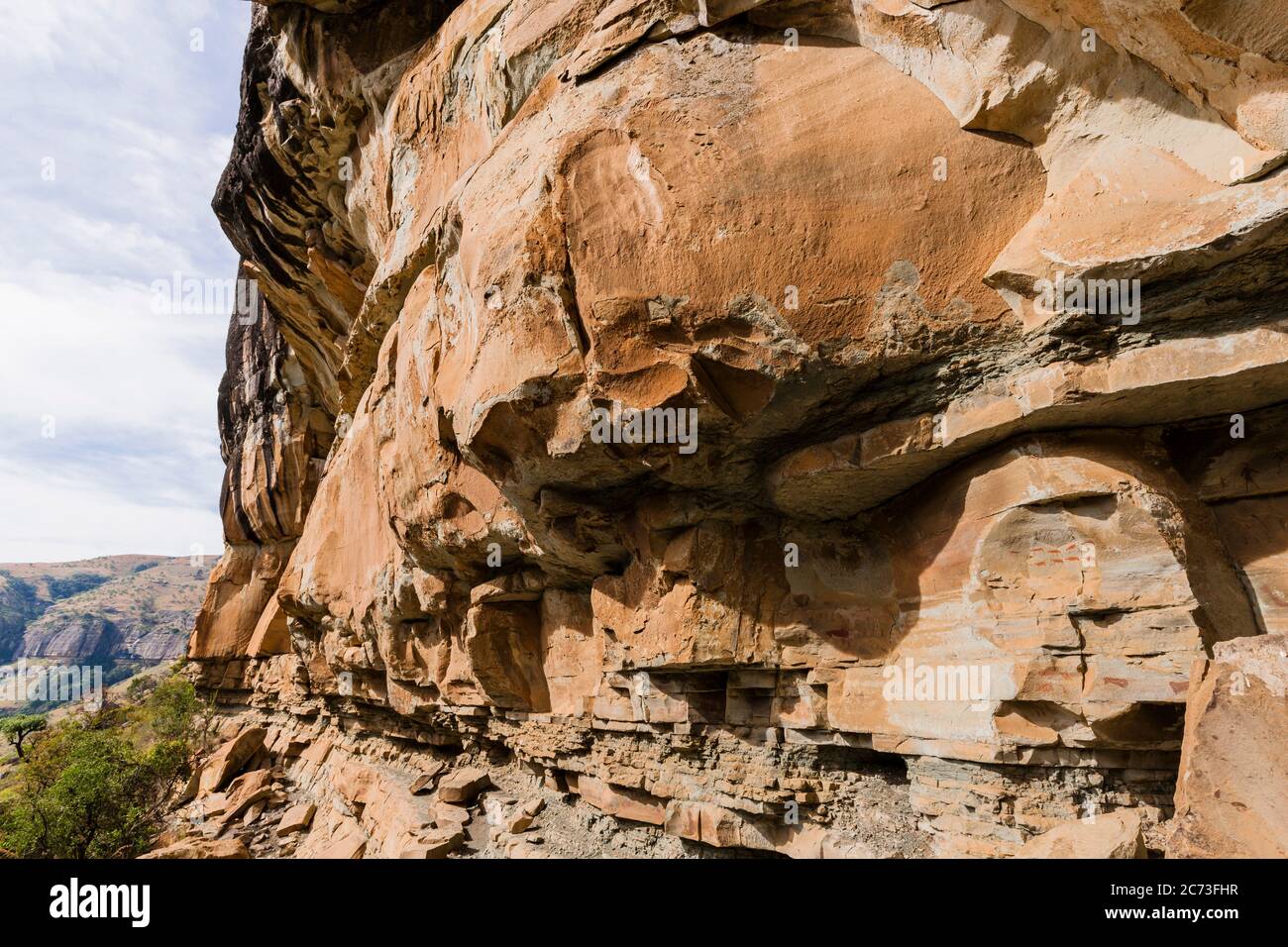 Drakensberg, 'Battle Cave'-Felskunststätte, Buschmann-Felsmalereien, Giants Castle Game Reserve, Uthukela, KwaZulu-Natal, Südafrika, Afrika Stockfoto