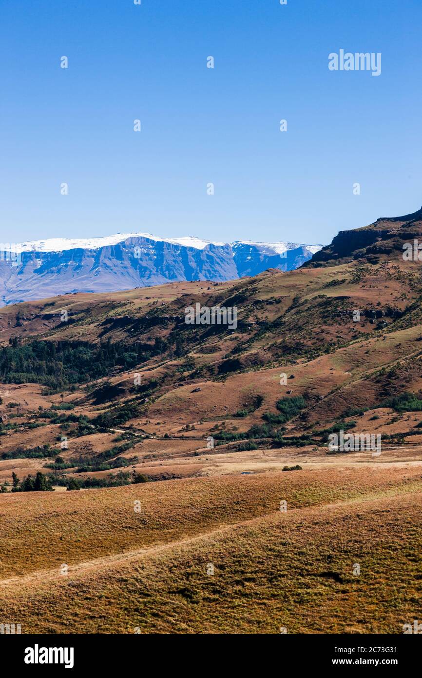 Drakensberg, Blick auf Berge und Mkhomazi Wilderness Area, von Lower Lotheni Road, KwaZulu-Natal, Südafrika, Afrika Stockfoto