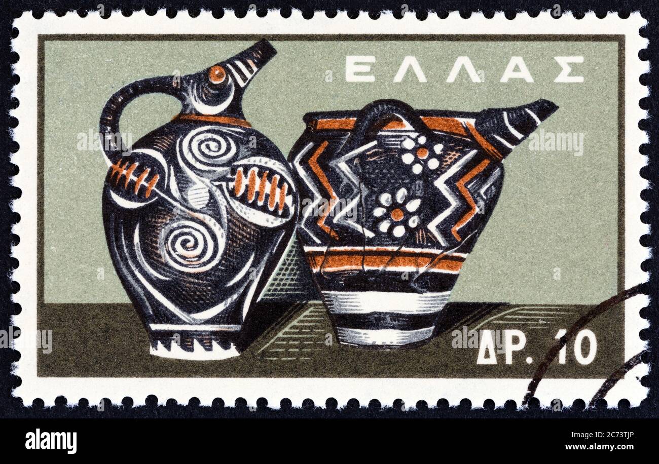 GRIECHENLAND - UM 1961: Eine in Griechenland gedruckte Briefmarke aus der Ausgabe 'Minoan Art' zeigt Kamares prochus und pithos mit Auslauf, um 1961. Stockfoto