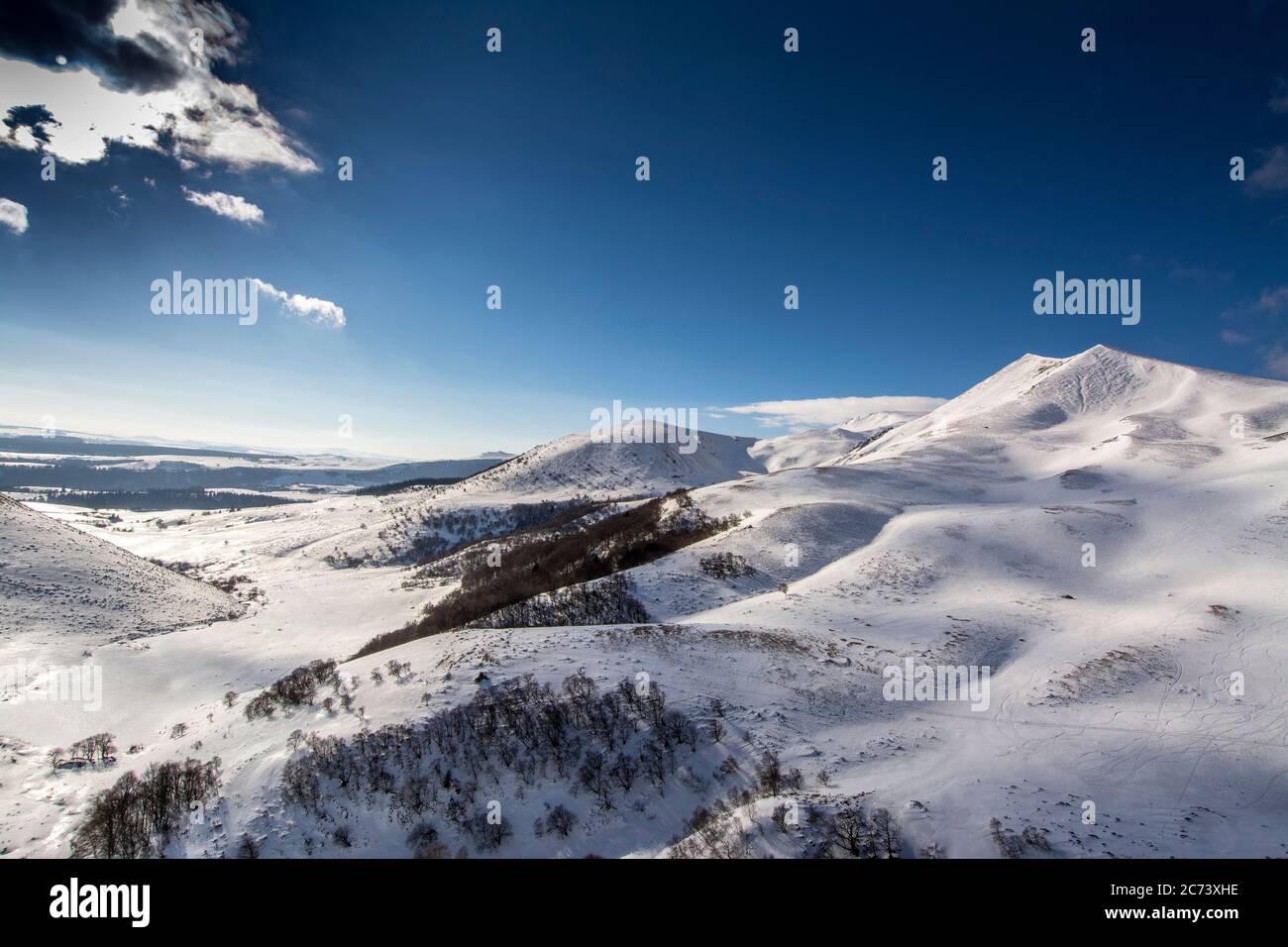 Massiv von Sancy im Winter, Puy de Dome, Auvergne-Rhone-Alpes, Frankreich Stockfoto