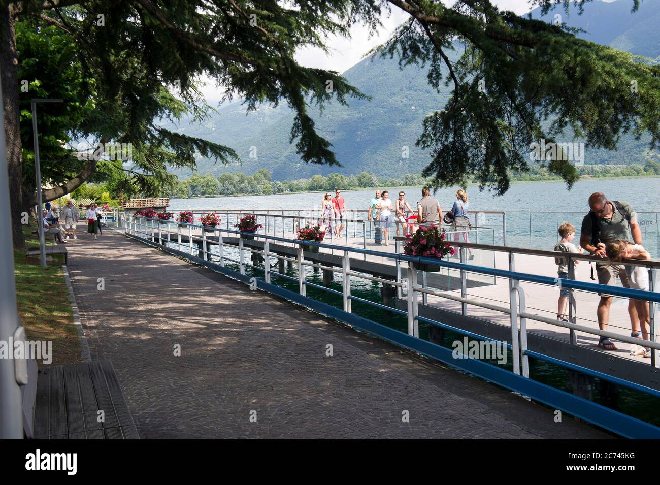 Europa, Italien, Lombardei, Lovere, Seeufer, Aussicht Stockfoto