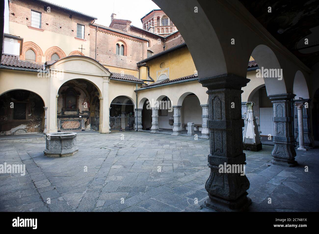 Italien, Lombardei, Monza, im Freien, Kathedrale, Außentauschgang Stockfoto