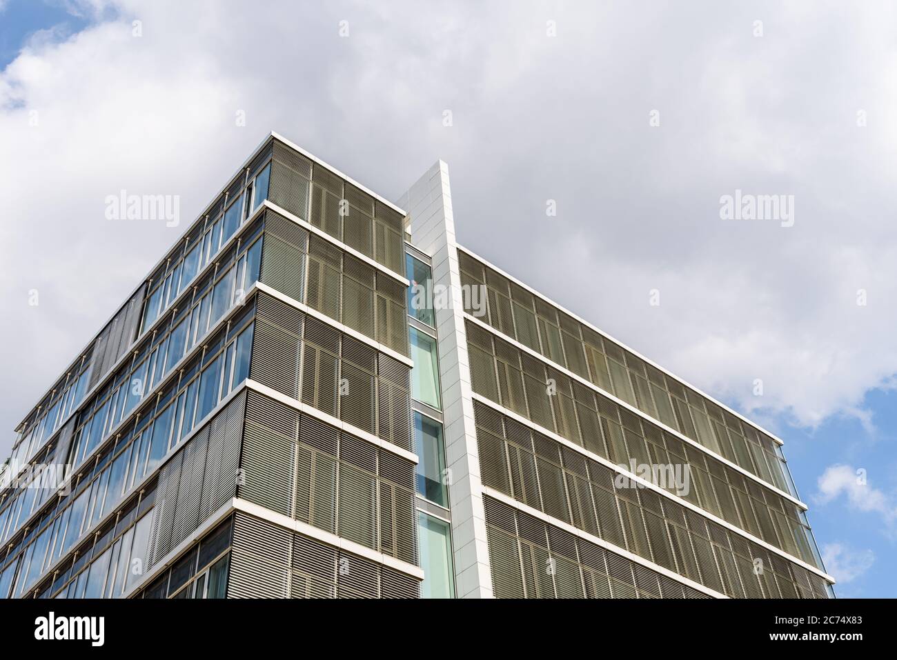 Hamburg, Deutschland - 7. August 2019: Luxus-Neubau-Wohngebäude in der HafenCity. Stockfoto