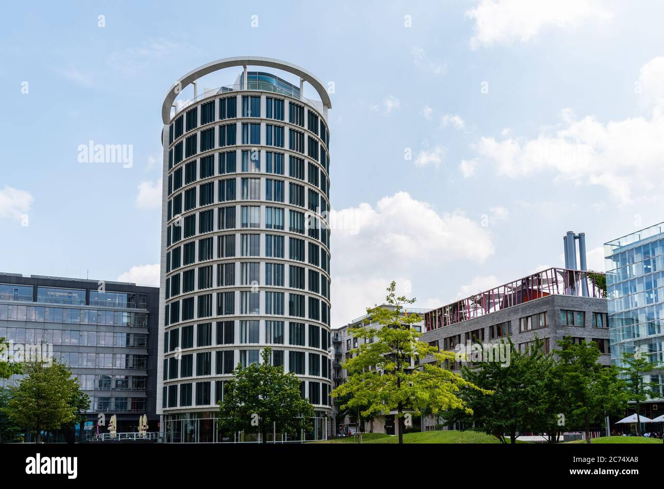 Hamburg, Deutschland - 7. August 2019: Luxus-Neubau von Wohn- und Geschäftsgebäuden in der HafenCity. Stockfoto
