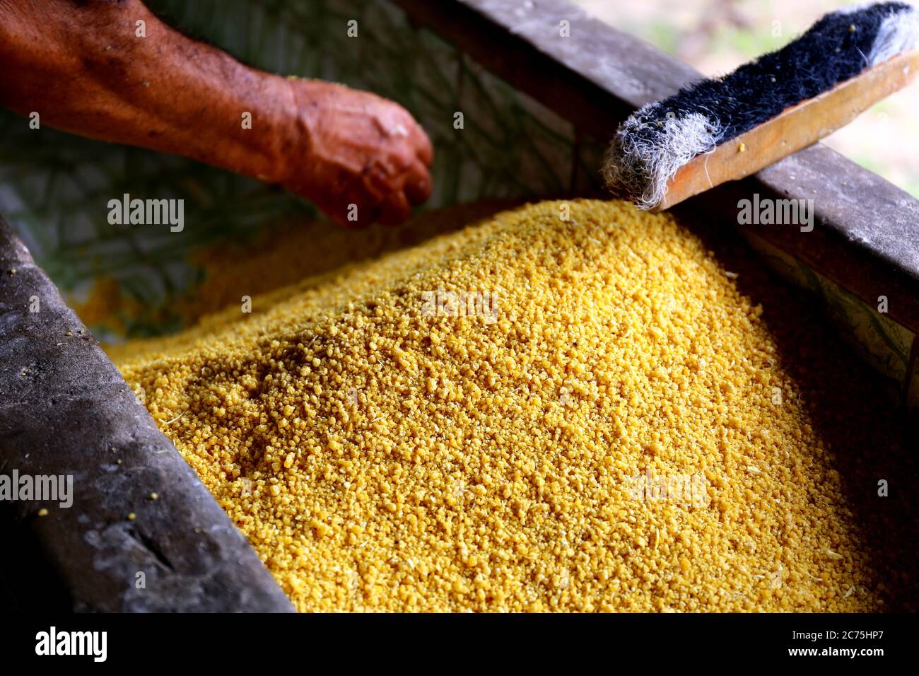 Farm Verarbeitung Maniok Mehl, Barreirinhas, Brasilien Stockfoto