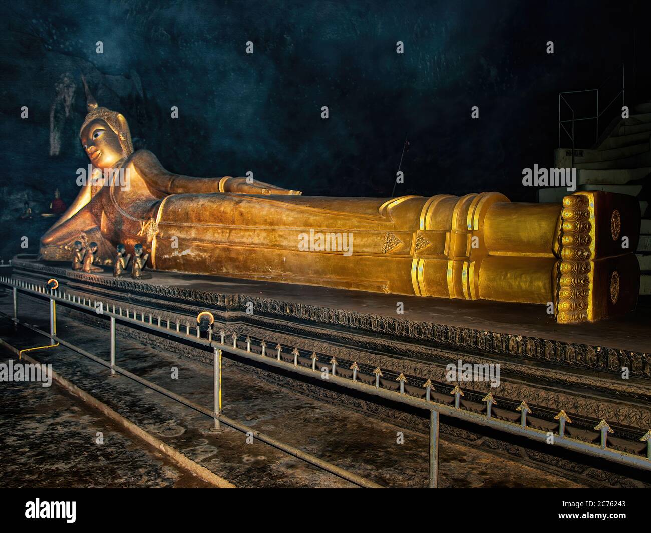 BUDDHA, Suwan Kuha Tempel - CA. 2006. Monkey Temple Phang Nga - der Suwan Kuha Tempel oder Wat Tam (Höhlentempel) Stockfoto