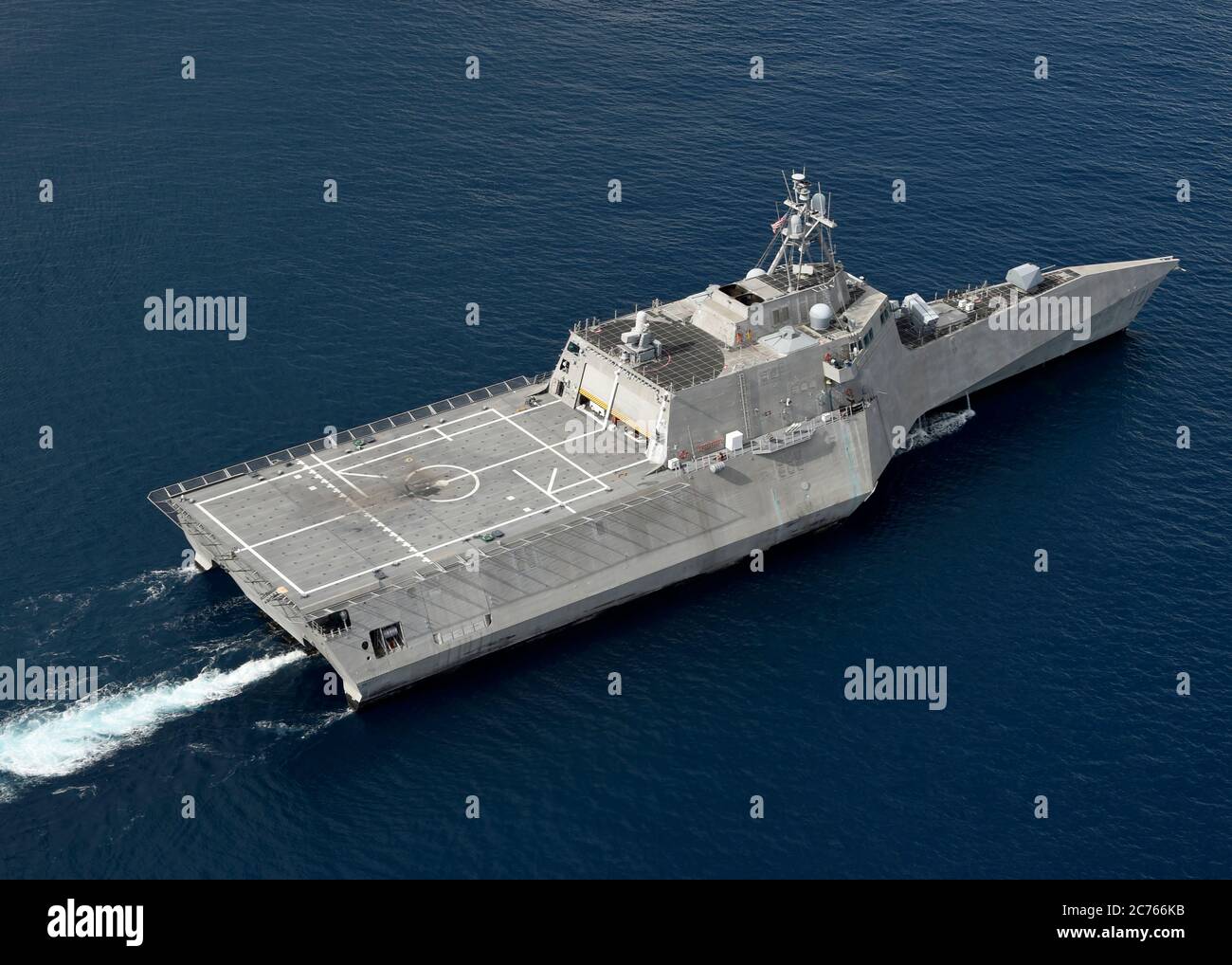 Das US Navy Independence-Variant Littoral Combat Schiff USS Gabrielle Giffords unterwegs während einer Routine-Präsenz Patrouille in internationalen Gewässern 16. Juni 2020 im Südchinesischen Meer. Stockfoto