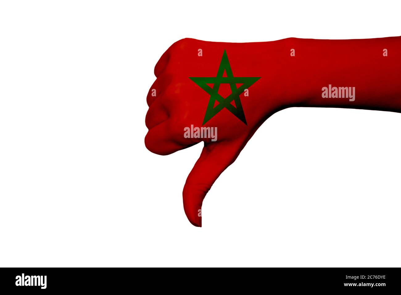 Marokkanische Flagge zeigt Daumen nach unten auf weißem isolierten Hintergrund Stockfoto