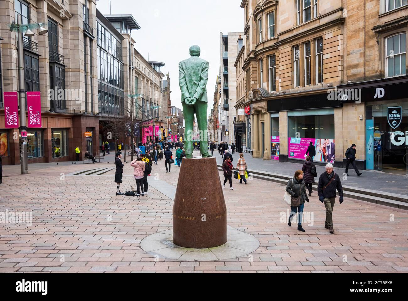 Statue von Donald Dewar, dem ersten schottischen Minister in der Buchanan Street Glasgow Stockfoto