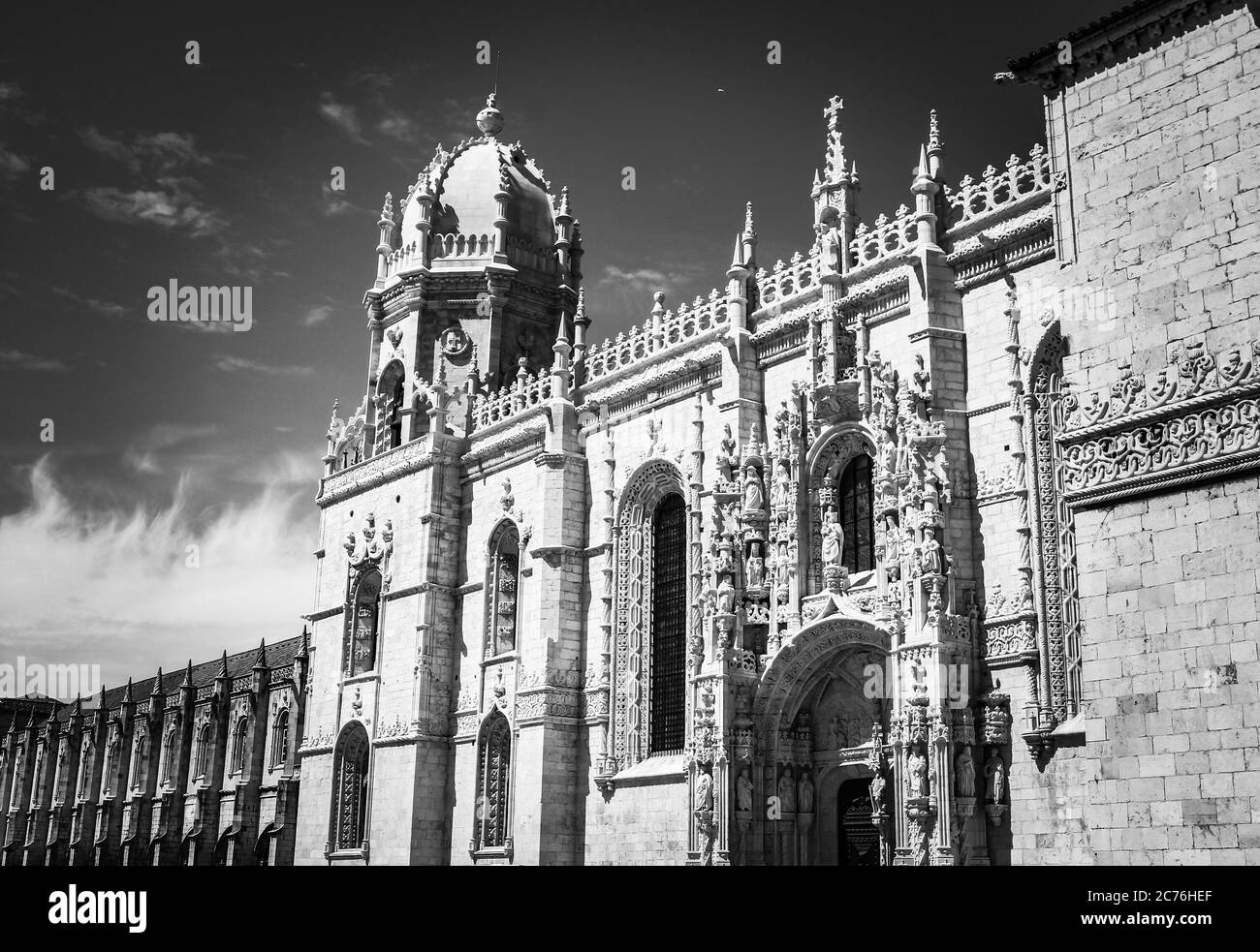 Schwarz-weiß Mosteiro dos Jeronimos in Lissabon, Hauptstadt von Portugal, im Belém-Viertel. Stockfoto