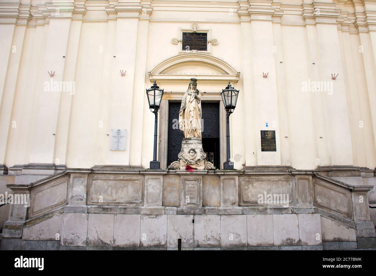 Jungfrau Maria Statuen in der Kirche des Heiligen Geistes oder Kosciol SW Ducha Kapelle für polnische und ausländische Reisende besuchen und respektieren beten auf Dluga Straße an Stockfoto