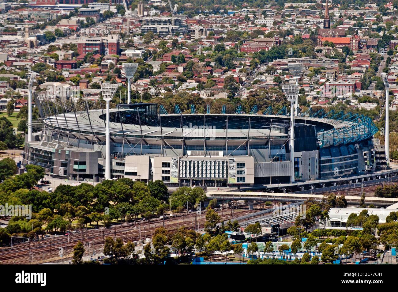 Luftaufnahme des Melbourne Cricket Ground (MCG), Austragungsort vieler Australian Rules Fußballspiele, einschließlich des jährlichen Grand Finals. Stockfoto