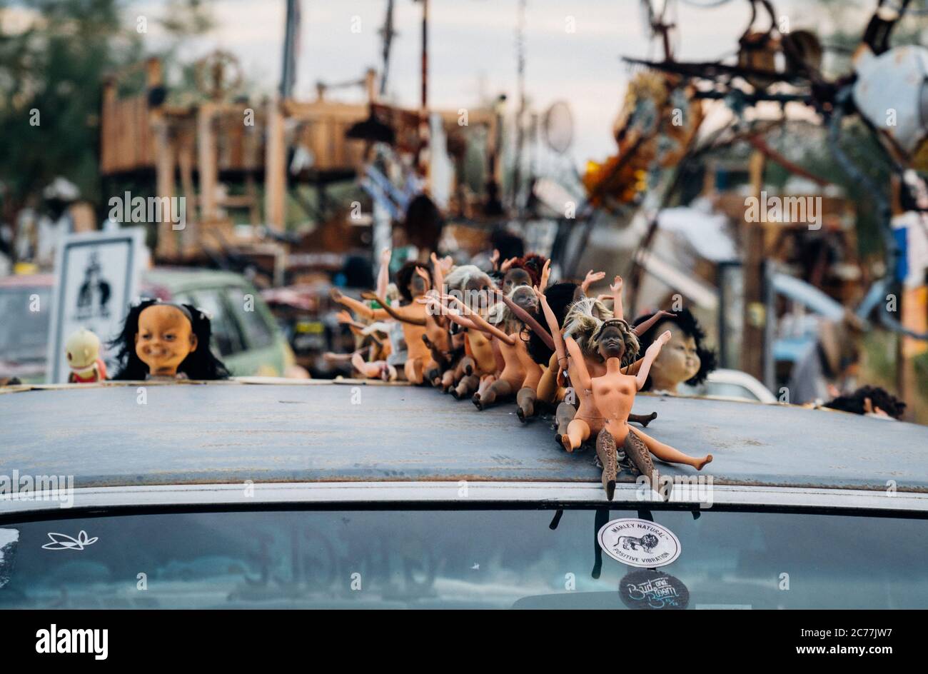 Abstrakte Kunstwerke in der Wüste Stockfoto
