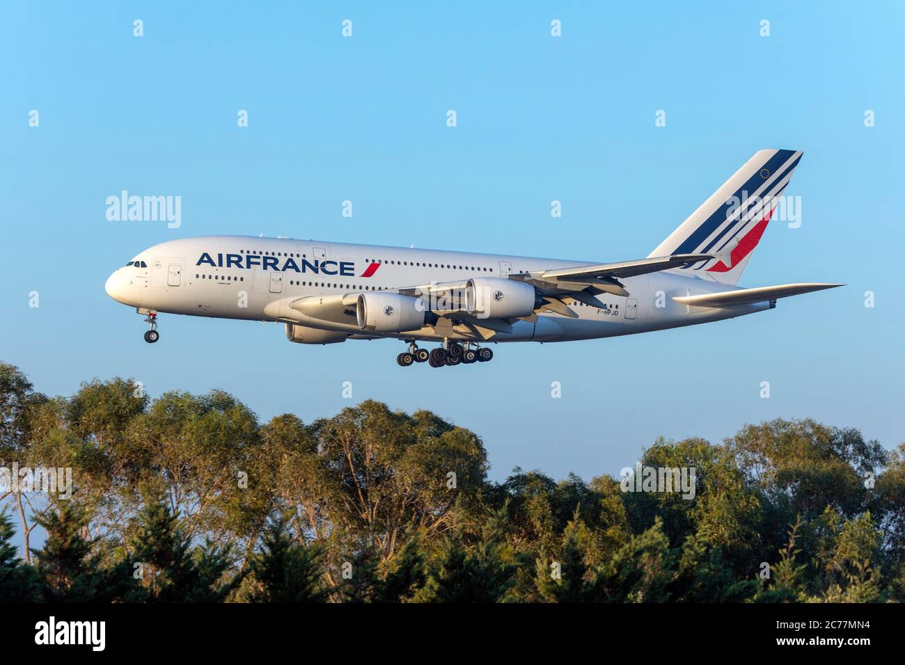 Air France Airbus A380-861 (F-HPJD) bei Ankunft in Malta. Stockfoto