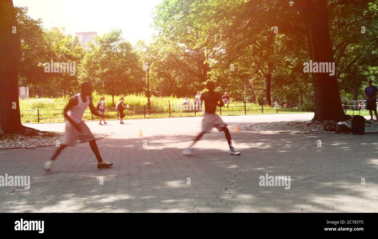 Straßenkünstler tanzen Stockfoto