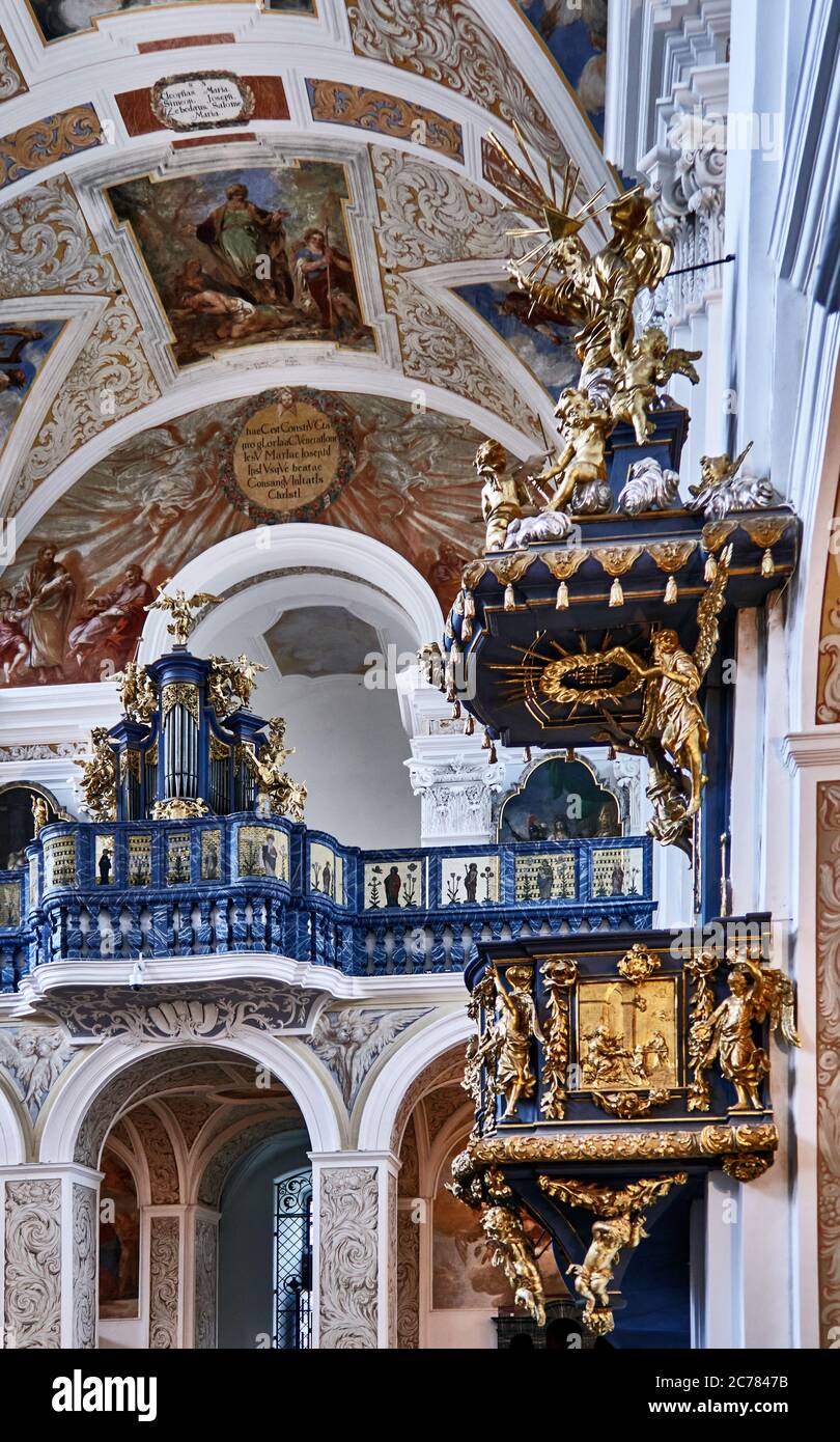 Polen, Niederschlesien, Krzesz&#xf3,w Stadt, Barock Sint Joseph Kirche der ehemaligen Zisterzienserabtei im Dorf Krzeszow, errichtet im 18. Jahrhundert.die Kanzel Stockfoto
