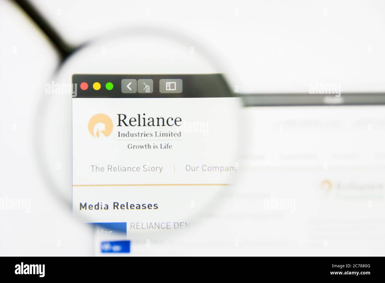 Los Angeles, Kalifornien, USA - 25. März 2019: Illustrative Editorial der Website von Reliance Industries. Reliance Industries Logo sichtbar auf Stockfoto