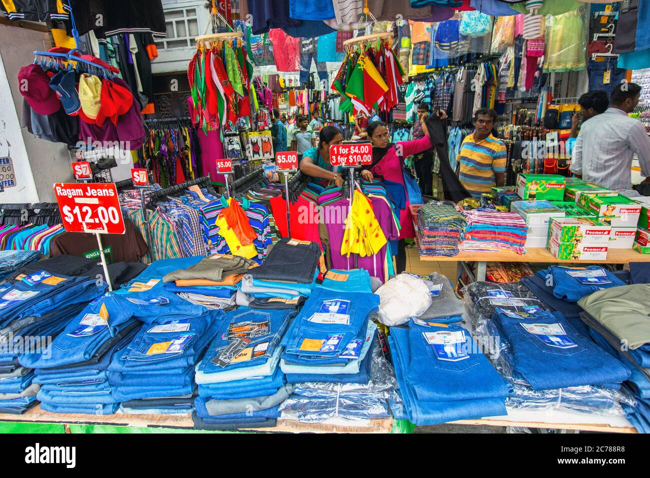 Wanderarbeiter in Little india Street singapur, singapur, Little india singapur, buntes kleines indien, indische Migranten singapur, Wandgemälde Stockfoto