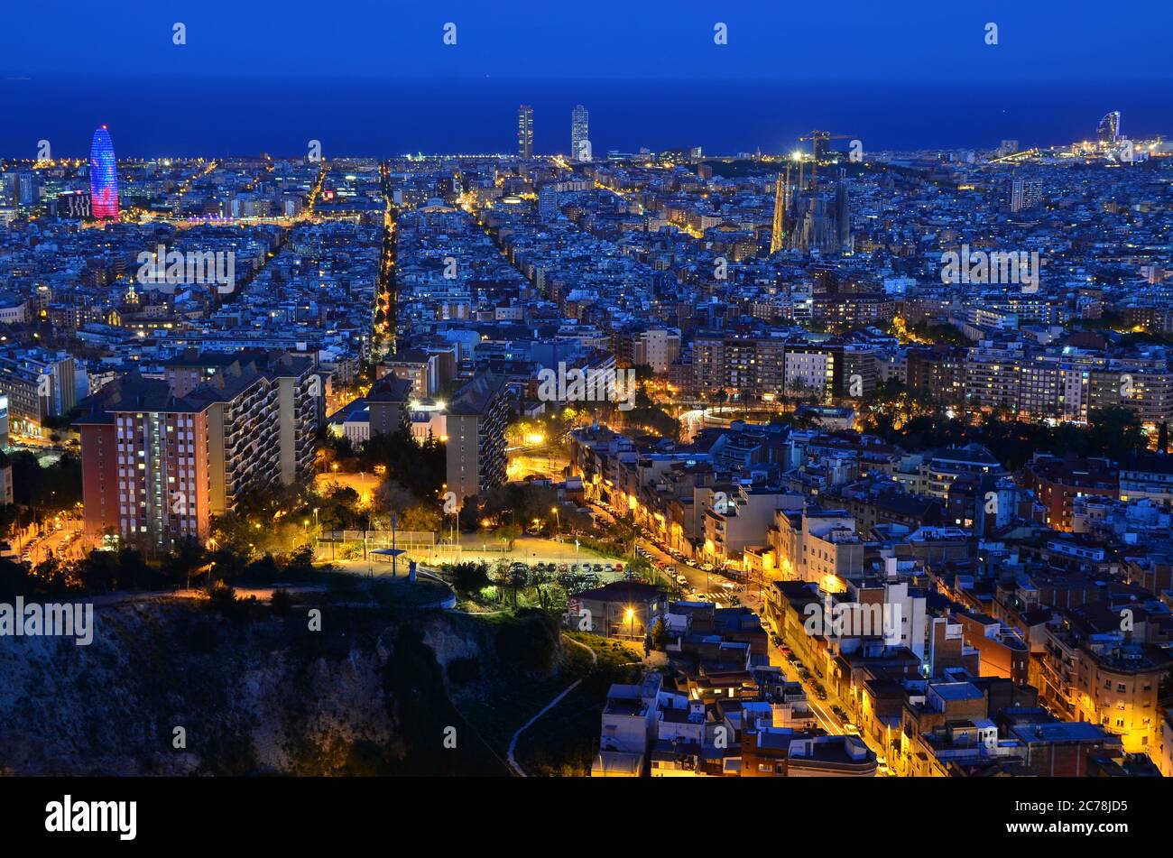 Abendstadtbild von Bunkers del Carmel - Barcelona, Spanien Stockfoto