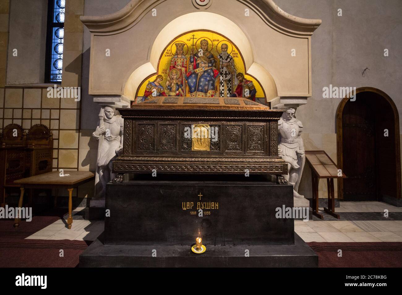 BELGRAD, SERBIEN - 10. FEBRUAR 2019: Grab des Zaren Dushan, auch Auto Stefan Dusan genannt, in der Kirche Sveti Marko. Er war ein serbischer König im Mittelalter Stockfoto