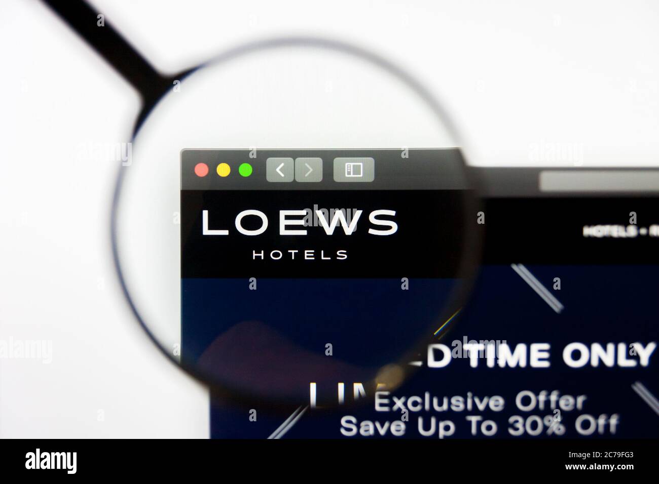 Los Angeles, California, USA - 10. März 2019: Illustrative Editorial, Loews Website Homepage. Loews-Logo auf dem Bildschirm sichtbar Stockfoto