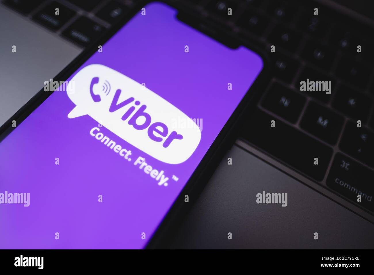 Viber App-Logo auf dem Smartphone-Bildschirm. Stockfoto