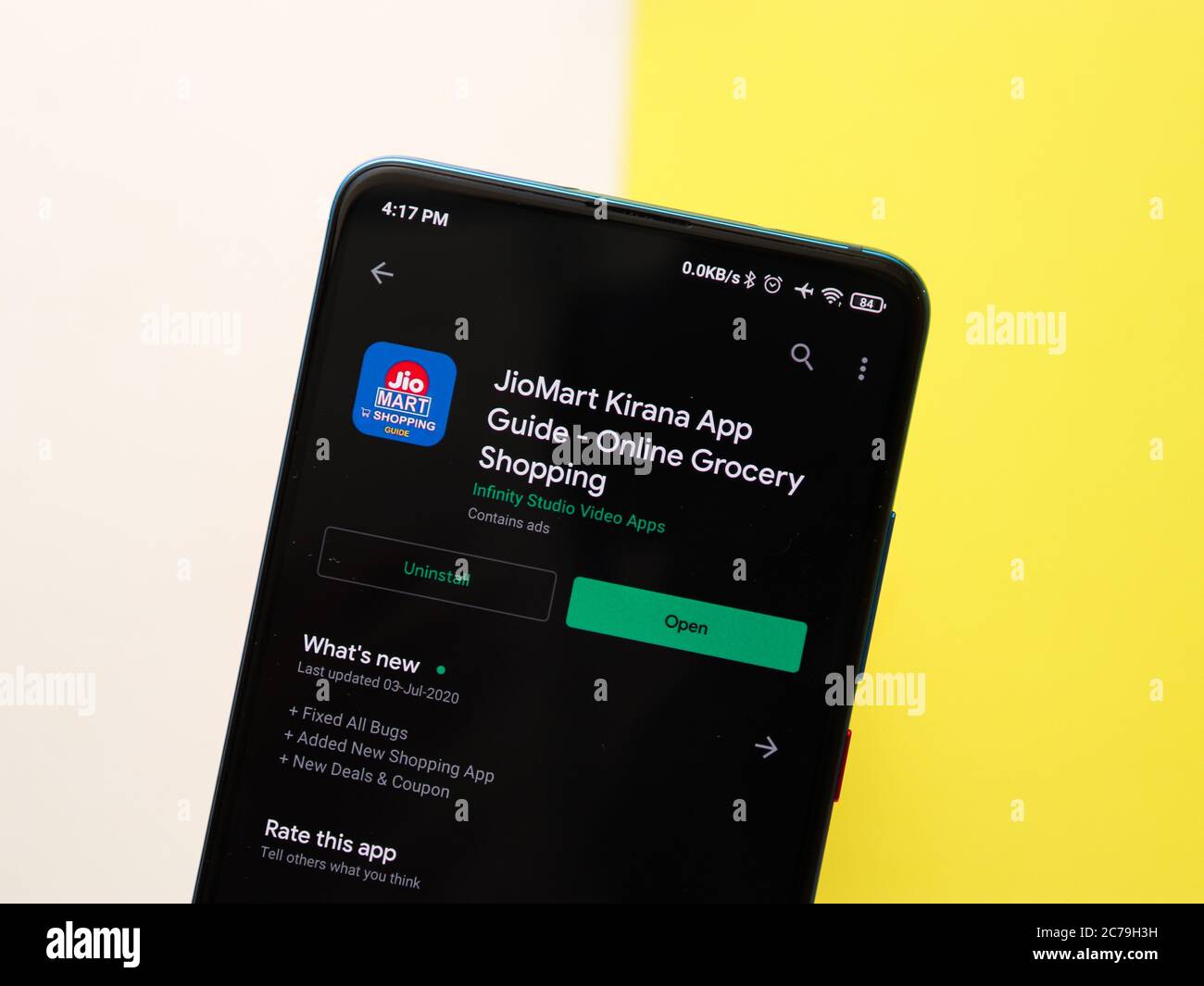 Assam, indien - 7. Juli 2020 : Jiomart kirana App für den Kauf von Lebensmitteln online. Stockfoto