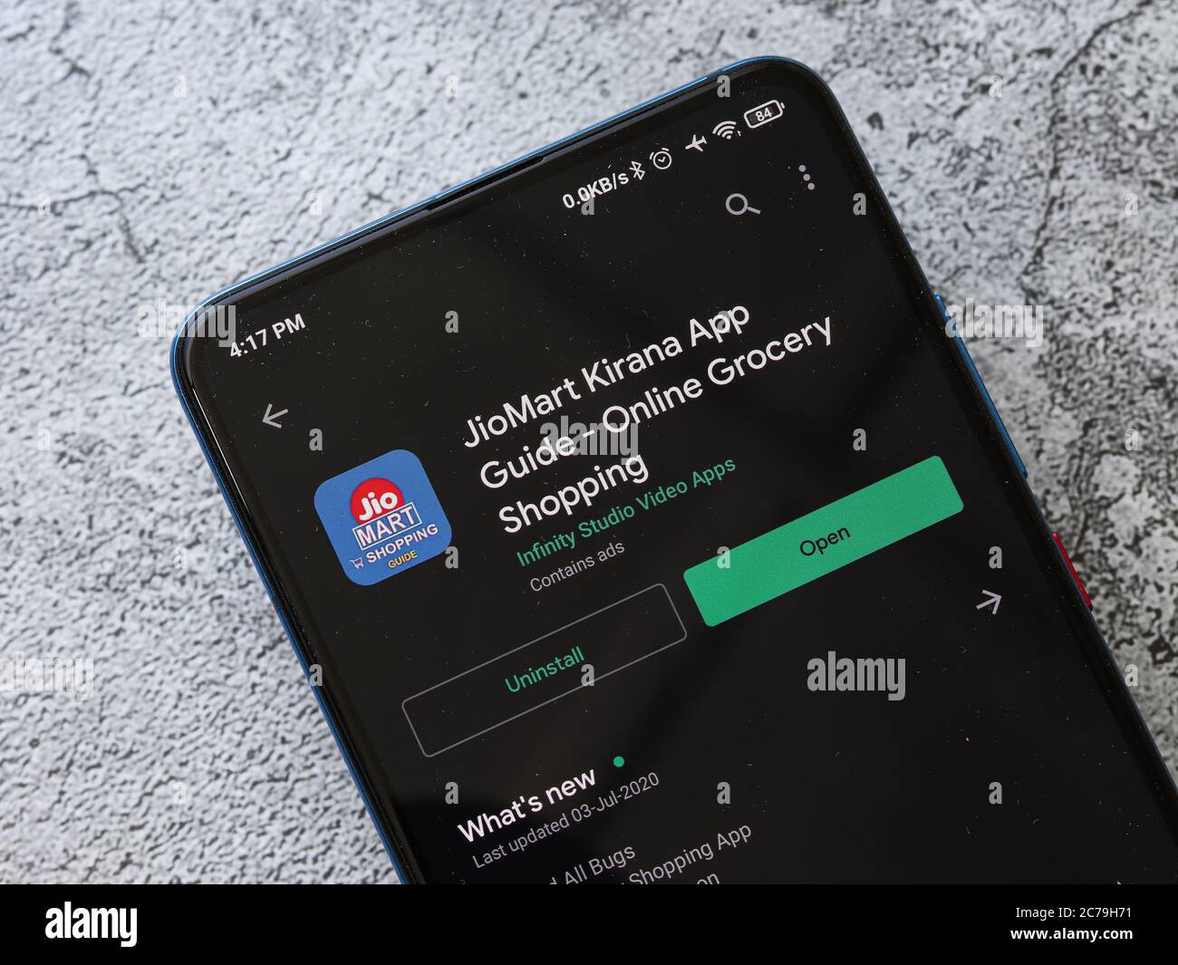 Assam, indien - 7. Juli 2020 : Jiomart kirana App für den Kauf von Lebensmitteln online. Stockfoto