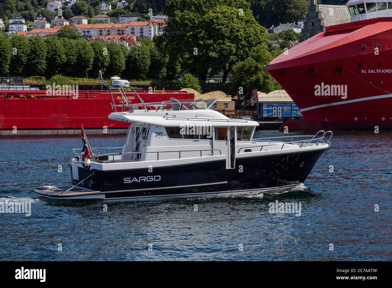 Kleines Passagier-/Arbeitsschiff Margrethe bei der Ankunft im Hafen von Bergen, Norwegen Stockfoto