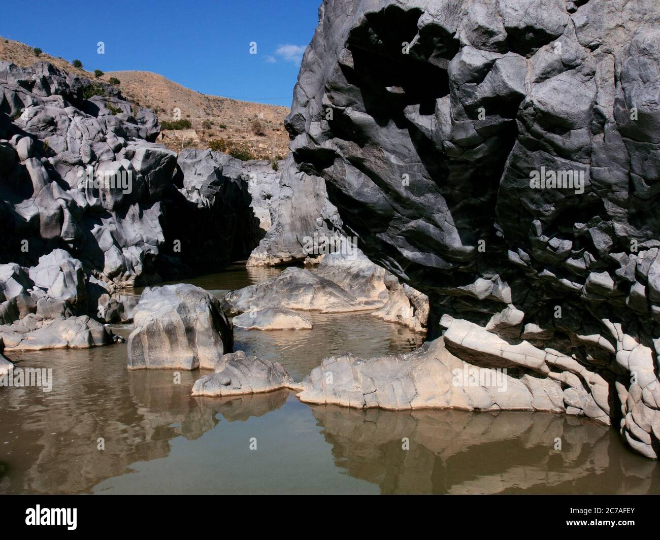 Vulkanische Schluchten entlang Simeto Fluss von Sizilien natürliche Wahrzeichen Stockfoto