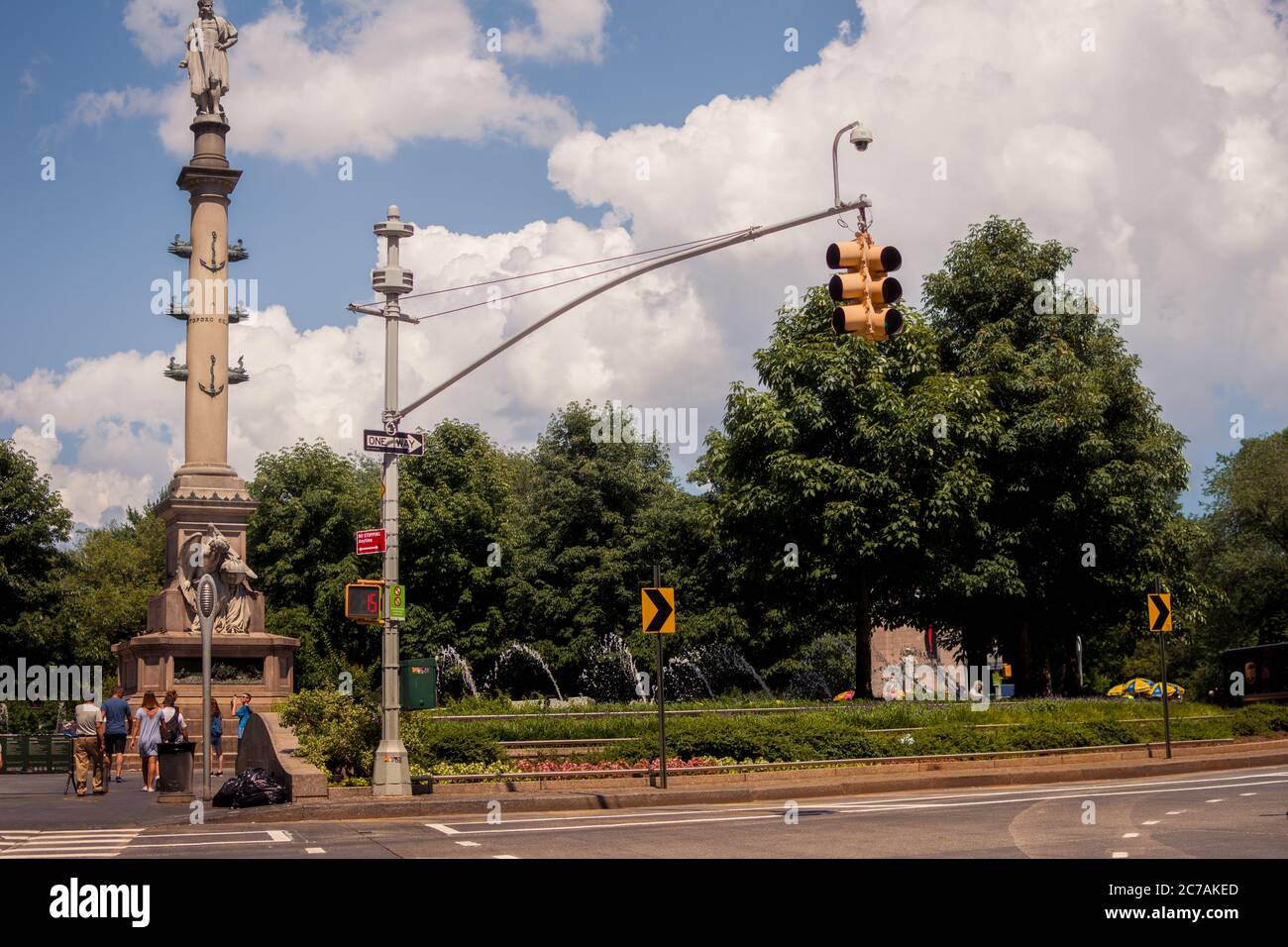 New York, NY / USA - 24. Juli 2019: Christopher Columbus Circle Statue Stockfoto