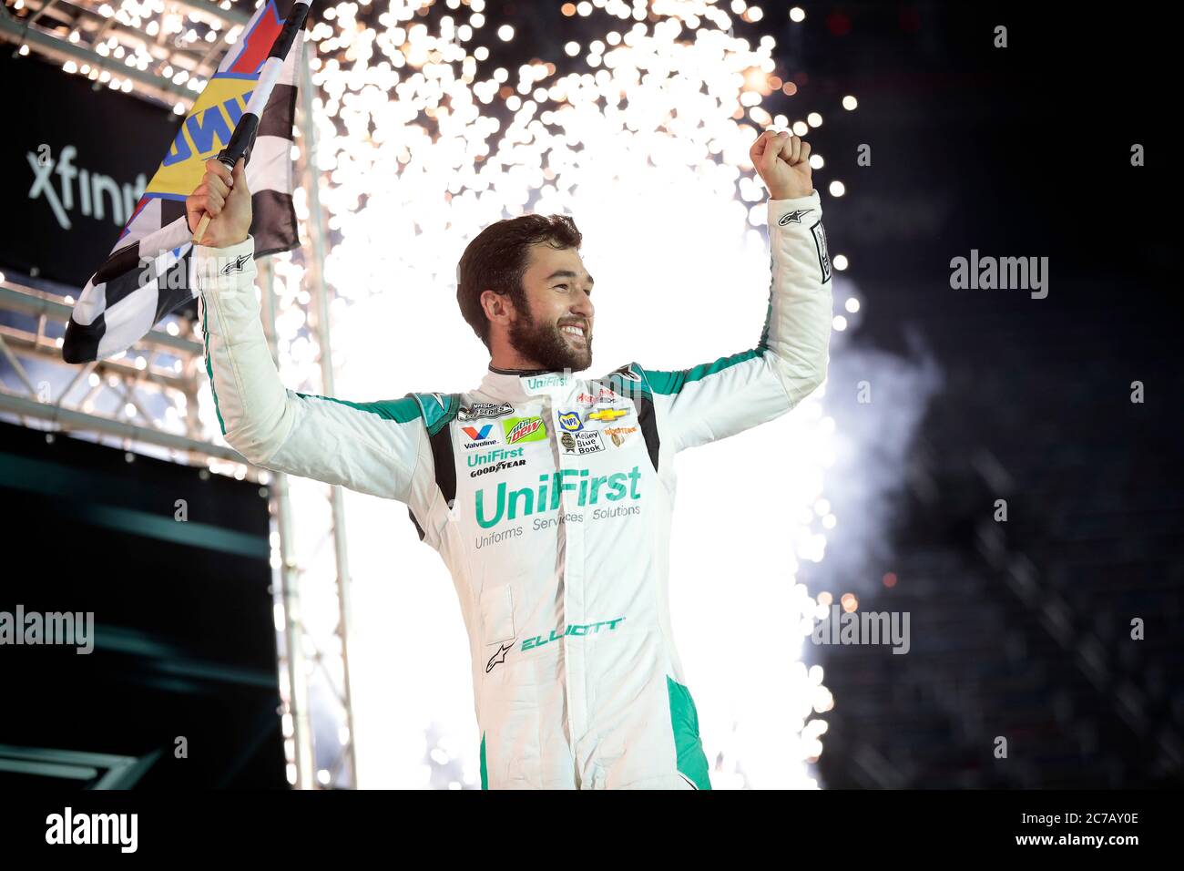 Bristol, Tennessee, USA. Juli 2020. Chase Elliott (9) gewinnt das NASCAR All-Star Race auf dem Bristol Motor Speedway in Bristol, Tennessee. Kredit: Stephen A. Arce/ASP/ZUMA Wire/Alamy Live Nachrichten Stockfoto