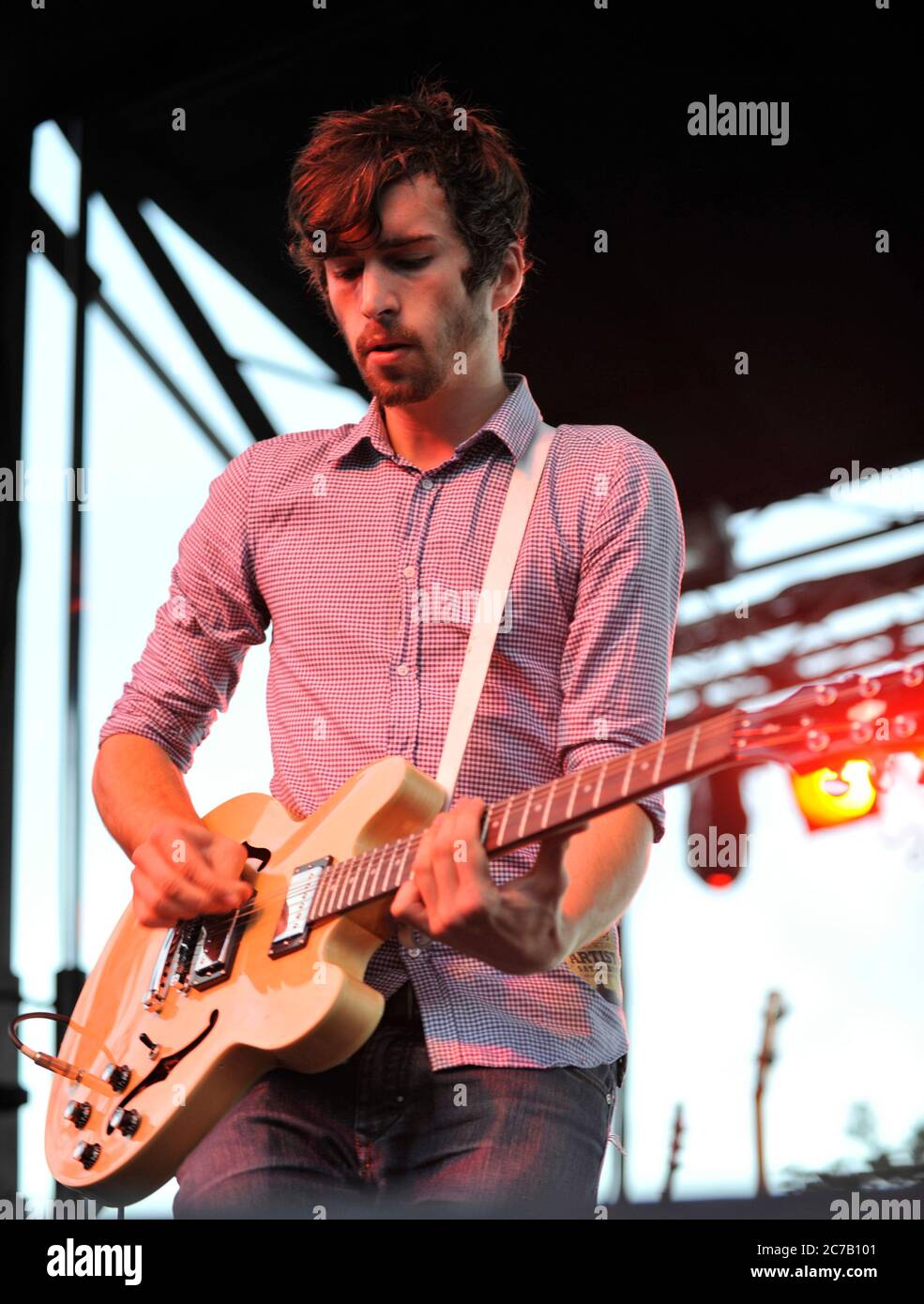 Josh Hook vom Tokyo Police Club tritt beim San Diego Street Scene Music Festival 2008 in San Diego auf. Kredit: Jared Milgrim/Der Fotoreporter Stockfoto