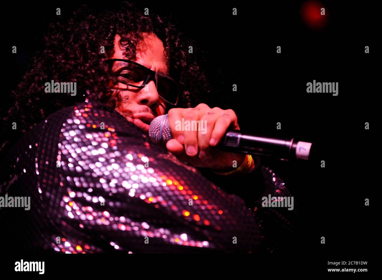 LMFAO treten auf der 2008 Power 106 Cali Christmas im Gibson Amphitheatre in Los Angeles auf. Kredit: Jared Milgrim/Der Fotoreporter Stockfoto