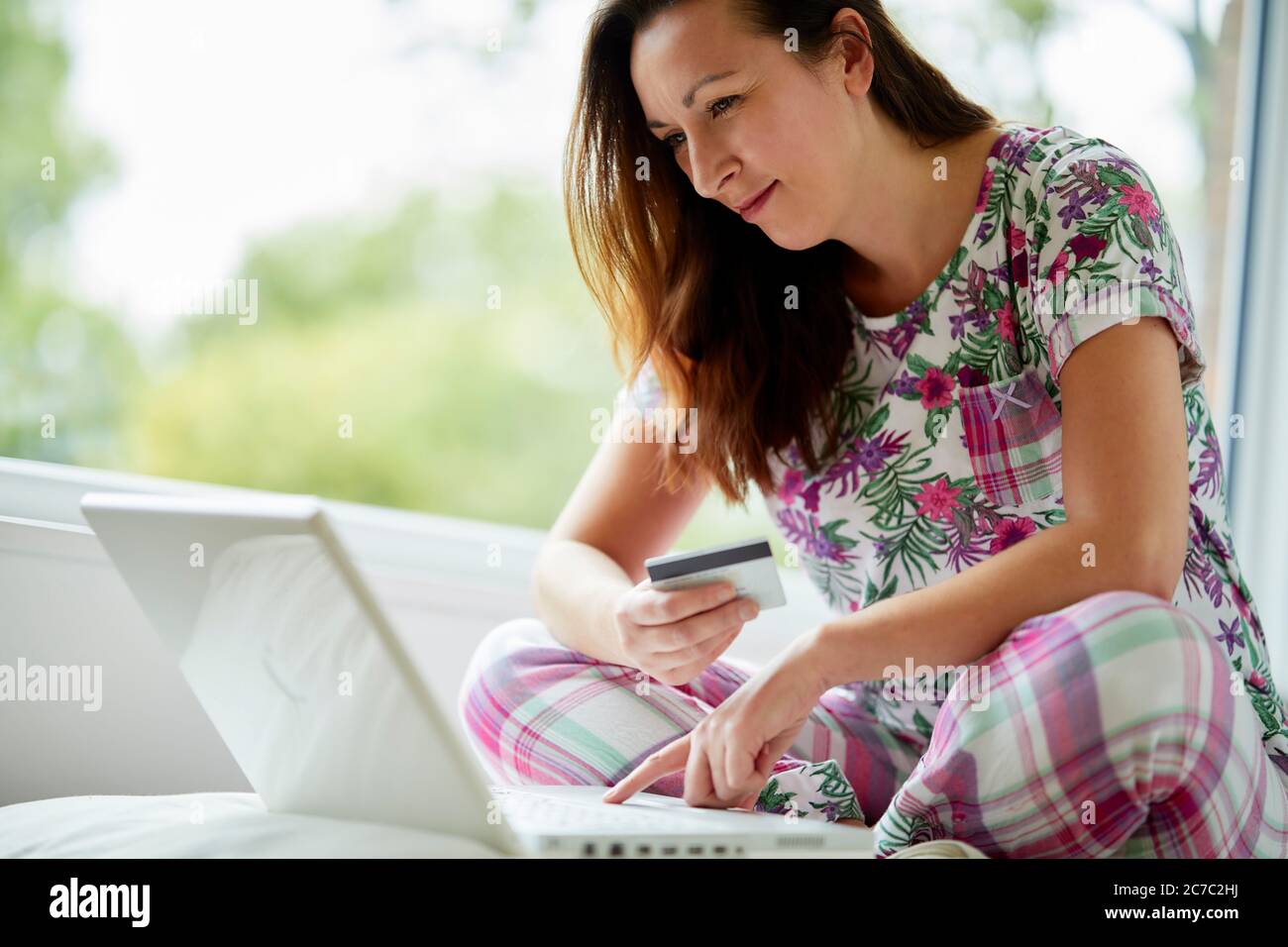 Frau online-shopping Stockfoto