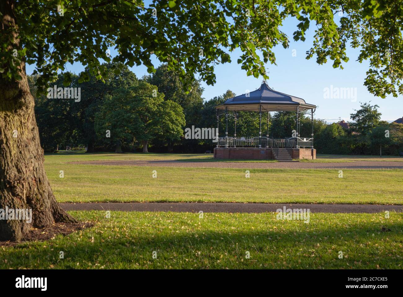 Bandstand, Boultham Park, Amphitheater, Auditorium, Akustik, umfangreiche Restaurierung, neues Dach, Grade2, Gartengavebos. Stockfoto