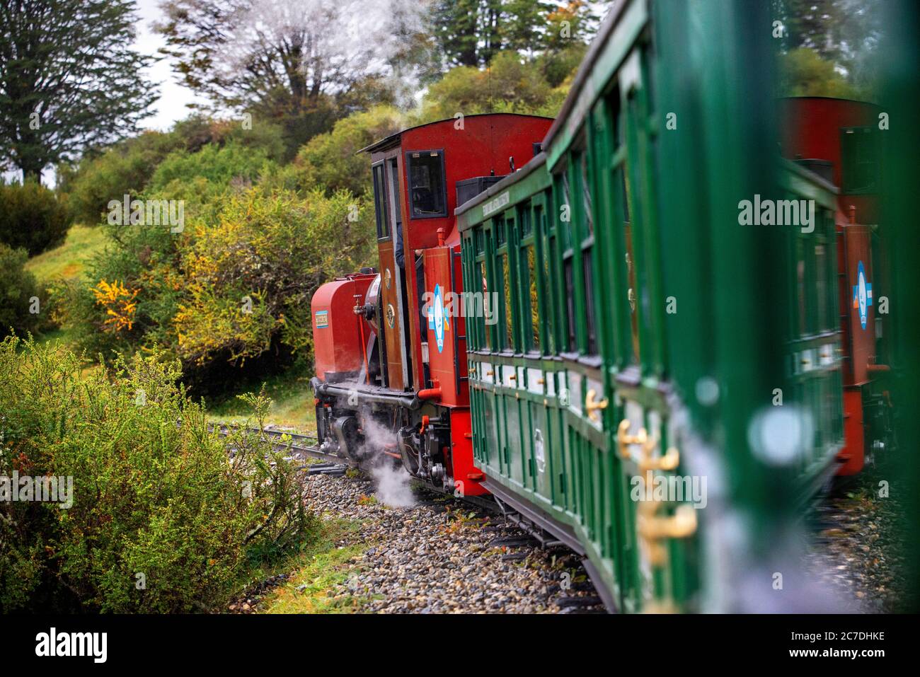 Ende der Welt Dampfzug FCAF Ferrocarril Austral Fueguino im Nationalpark Tierra del Fuego, Ushuaia, Argentinien. Dies ist die südlichste Eisenbahn in der Stockfoto