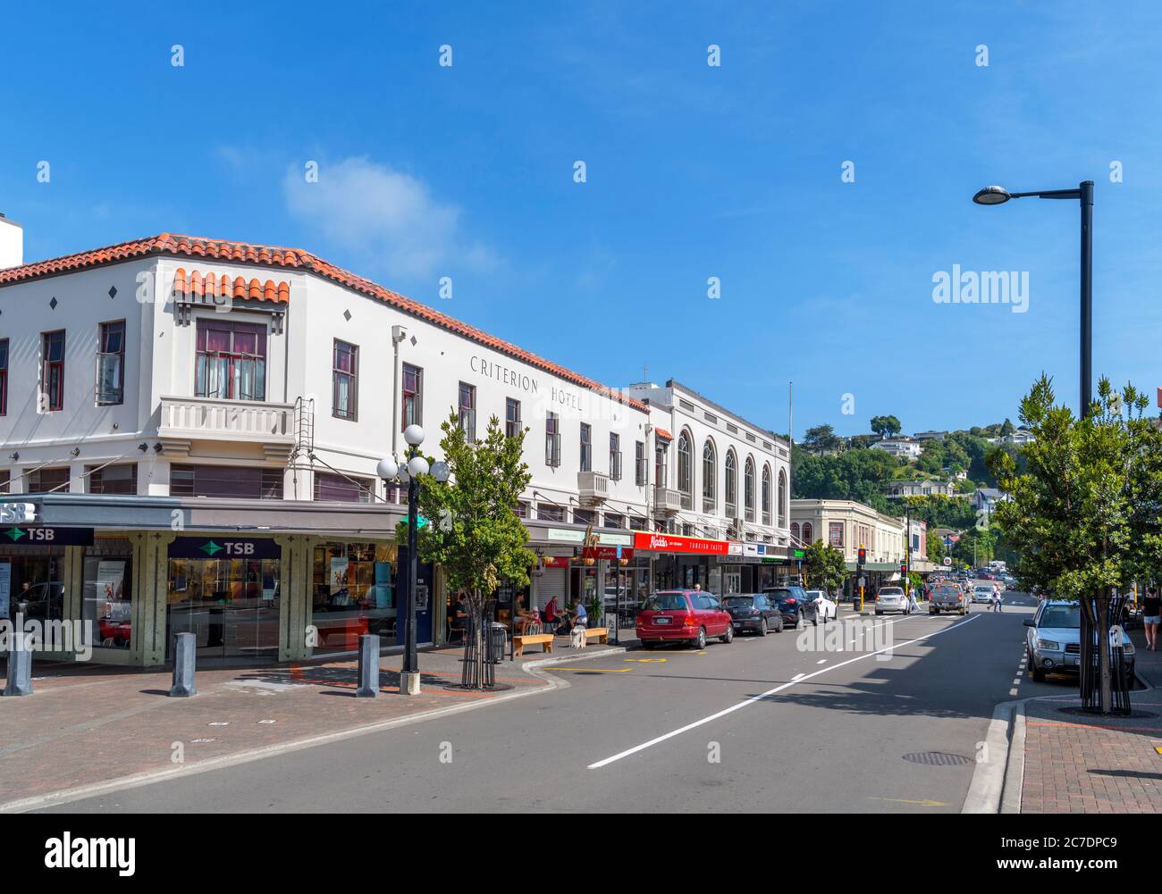 Hastings Street im Art Deco Viertel der Innenstadt von Napier, North Island, Neuseeland Stockfoto